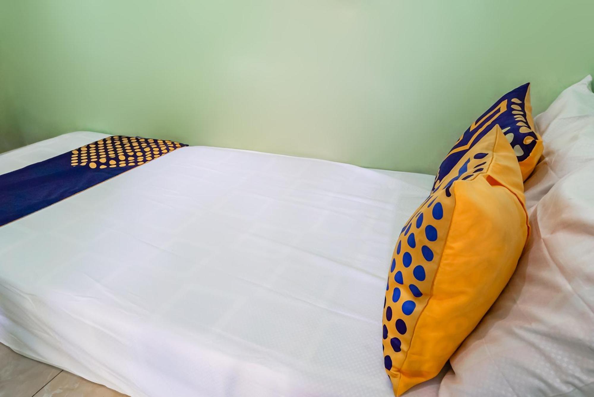 Spot On 93879 Wunut Homestay Syariah Sidoarjo Ngoại thất bức ảnh