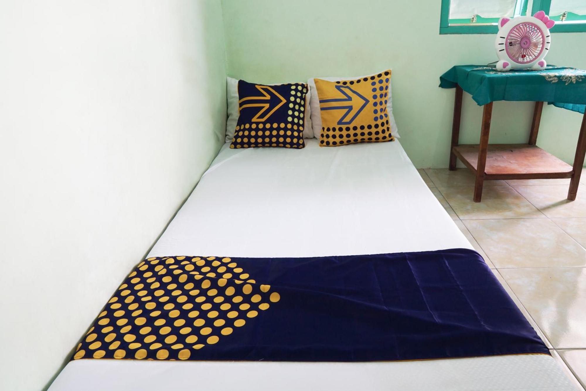 Spot On 93879 Wunut Homestay Syariah Sidoarjo Ngoại thất bức ảnh